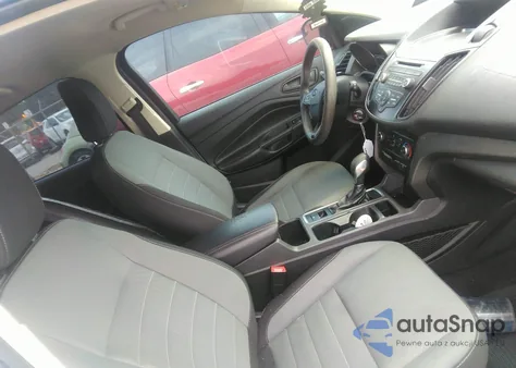 2018 Ford Escape S z USA, uszkodzony, nr VIN 1FMCU0F71JUB67365